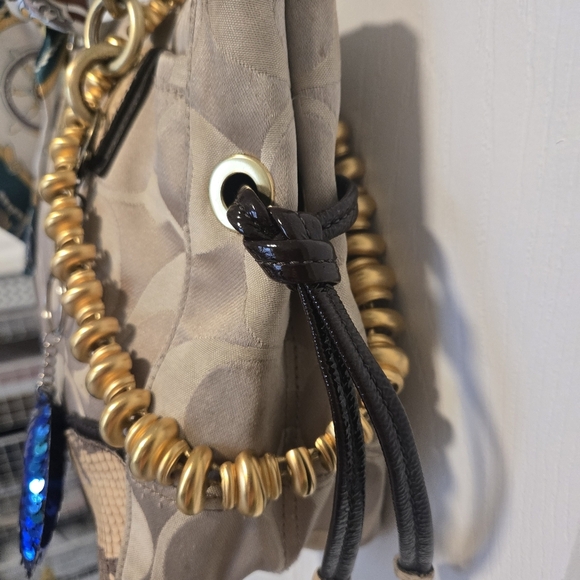 Coach Purse Faux Snakeskin details - Picture 4 of 17